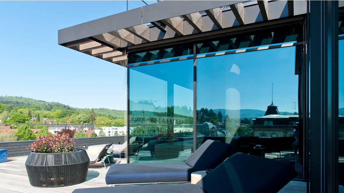 BIL_PRESSE_Hotel Roomers-Baden-Baden-Terrasse_16z9_FHD.jpg BIL_PRESSE_Hotel Roomers-Baden-Baden-Terrasse_16z9_FHD.jpg