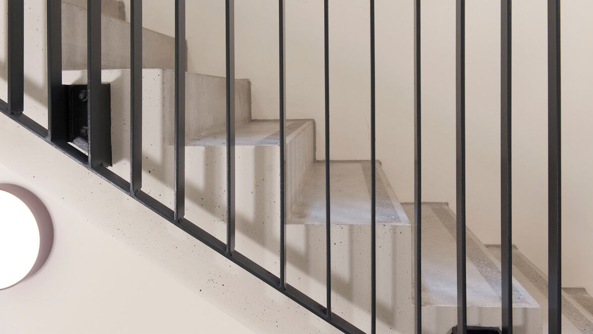 BIL_PRESSE_Hotel Roomers-Baden-Baden-Treppe_16z9_FHD.jpg