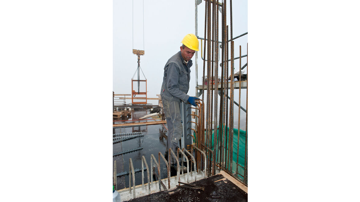 BIL_PRESSE_Radolfzell-Aquaturm-Isokorb-Einbau Isokorb Typ W_16z9_FHD.jpg