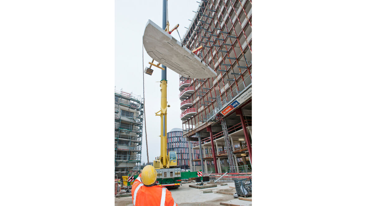 Balkon Kran_16z9.jpg