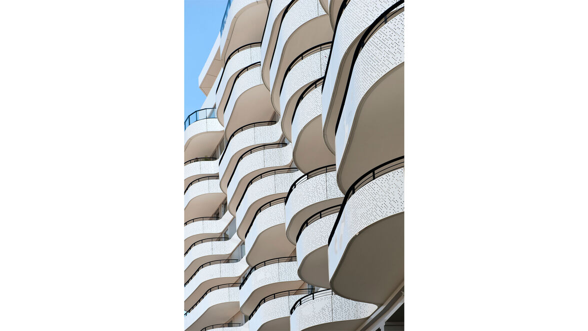 Balkone hoch_16z9.jpg