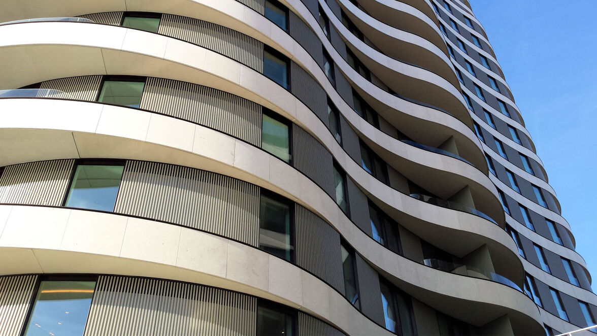 Die Gefahr durch Wärmebrücken im gesamten Riverwalk-Komplex konnte durch den Schöck Isokorb XT für frei auskragende Stahlbetonbalkone verringert werden.