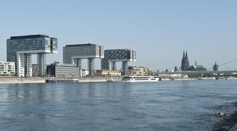 Koeln_Kranhaeuser_1470x260.jpg
