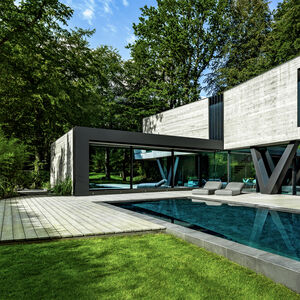 Colonnes sculpturales en V soutiennent l’étage supérieur de 400 t