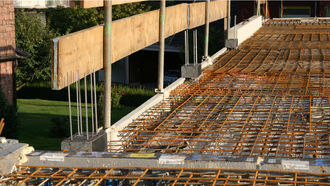 Passive house in Bühl/Germany – Installation of Isokorb® at parapet and slab Passive house in Bühl/Germany – Installation of Isokorb® at parapet and slab