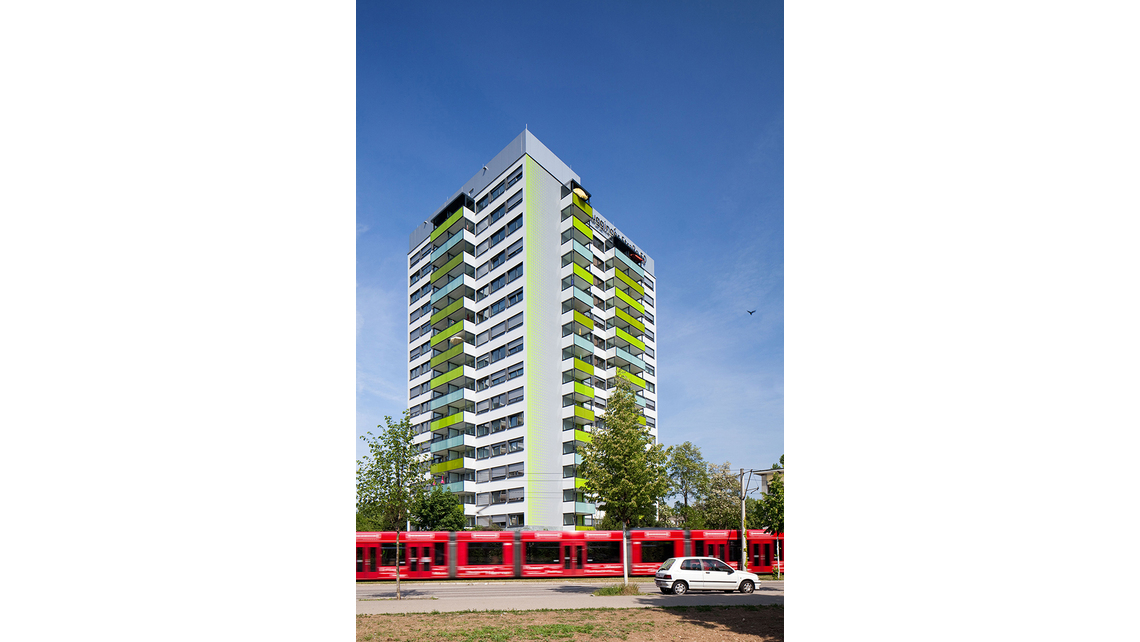 BIL_REF_DE-Freiburg-Passiv Hochhaus-Bild1_Hochformat.jpg BIL_REF_DE-Freiburg-Passiv Hochhaus-Bild1_Hochformat.jpg