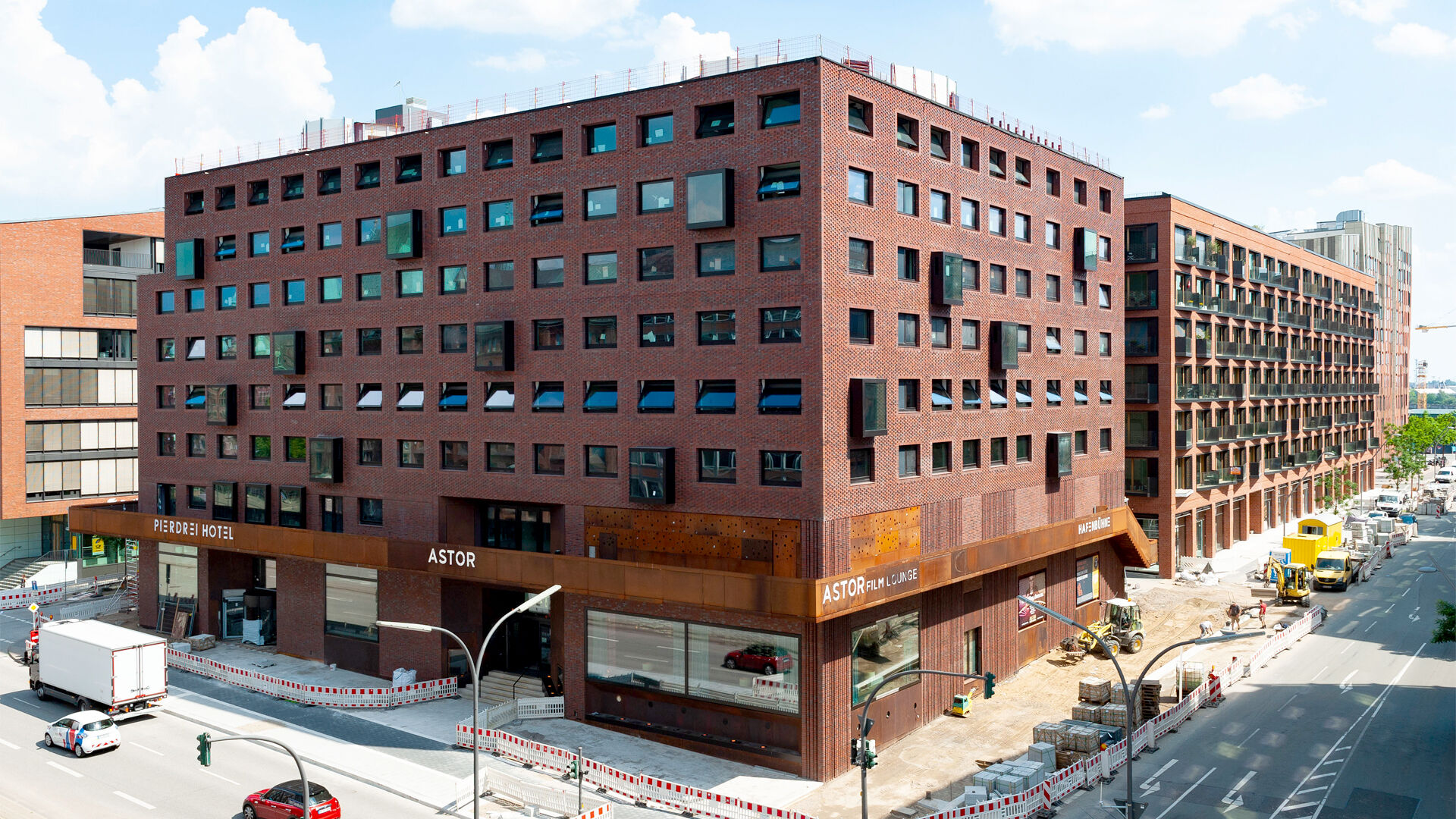 Das Quartier KPTN beherbergt rund 150 Wohnungen, Einzelhandel, Gastronomie, ein Hotel sowie ein Kino. Foto: Schöck Bauteile GmbH.