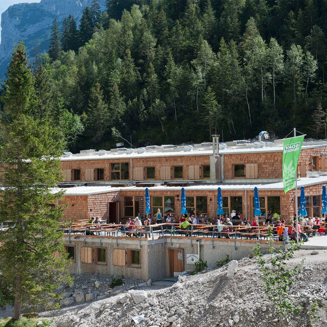 Referenz Schöck Isolink® für Betonfassaden: Höllentalangerhütte