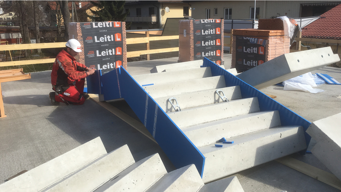 BIL_REF_Tronsole_WA_Schlosspark_2_16z9_FHD.jpg BIL_REF_Tronsole_WA_Schlosspark_2_16z9_FHD.jpg