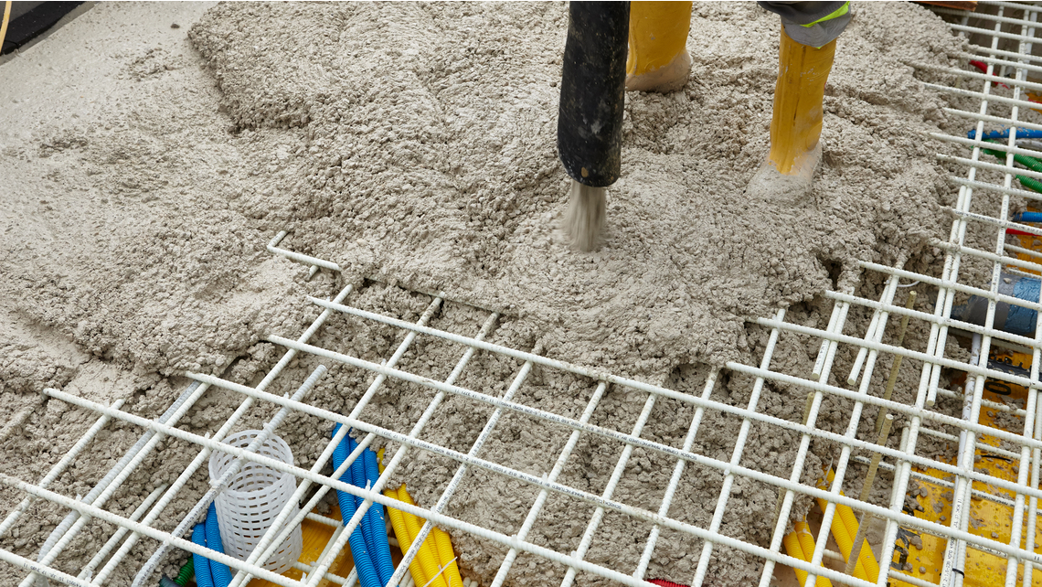 Die Spezialbewehrung mit Combar® wird auf die gleiche Weise verarbeitet wie Stahl. Die Spezialbewehrung mit Combar® wird auf die gleiche Weise verarbeitet wie Stahl.