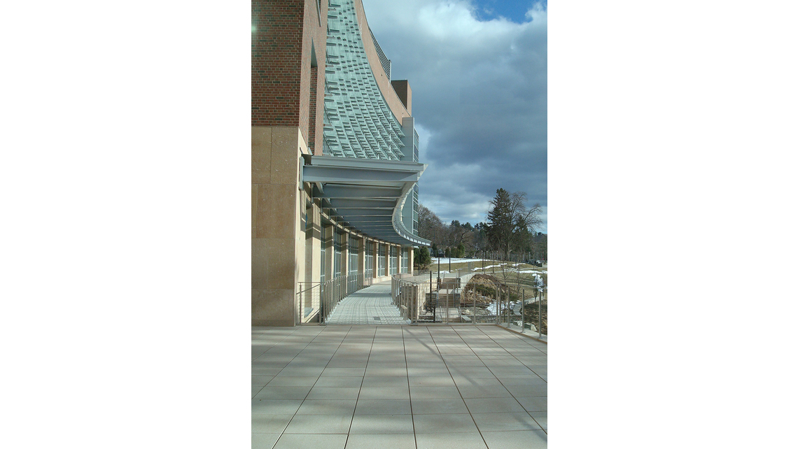 BIL_REF_US-UMASS Life Science Laboratory-Bild1_Hochformat.jpg BIL_REF_US-UMASS Life Science Laboratory-Bild1_Hochformat.jpg