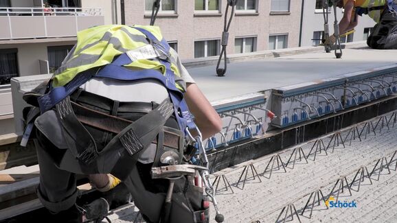 Einbau Schöck Isokorb® für den Höhenversatz