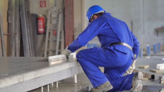 Façade en béton à isolation intégrée avec Schöck Isolink®