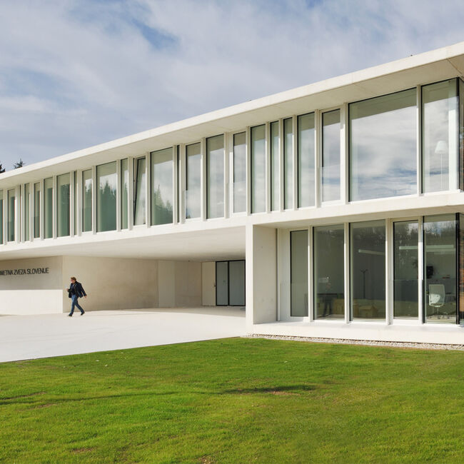 BIL_REF_SI-Kranj-Brdo-Upravna stavba Nogometne zveze Slovenije-Bild1_16z9_FHD.jpg