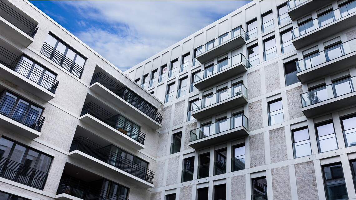 Nieuwe Molens - Aanpalende nieuwbouw met prefabbalkons