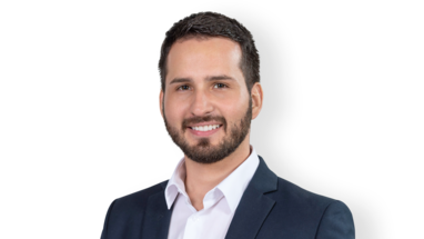 BIL_MA_Sàenz--Carlos_mit Jackett_16z9_FHD_2021.png