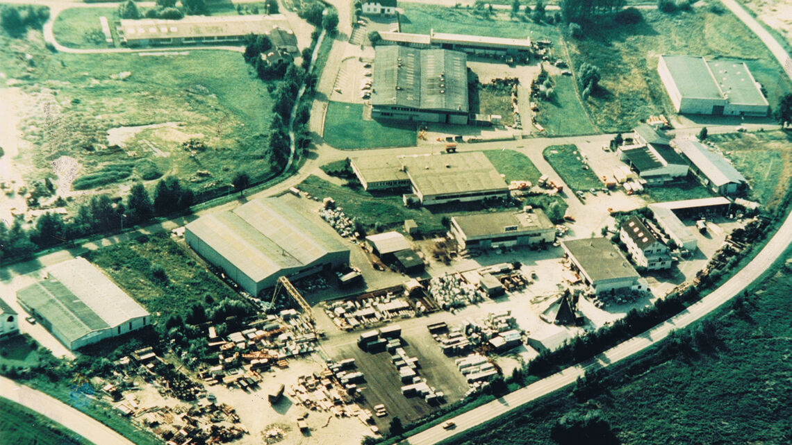 BIL_1968-ZU.F2 Firmengelände Steinbach_16z9_FHD.jpg