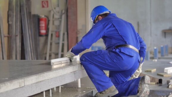 Façade en béton à isolation intégrée avec Schöck Isolink®