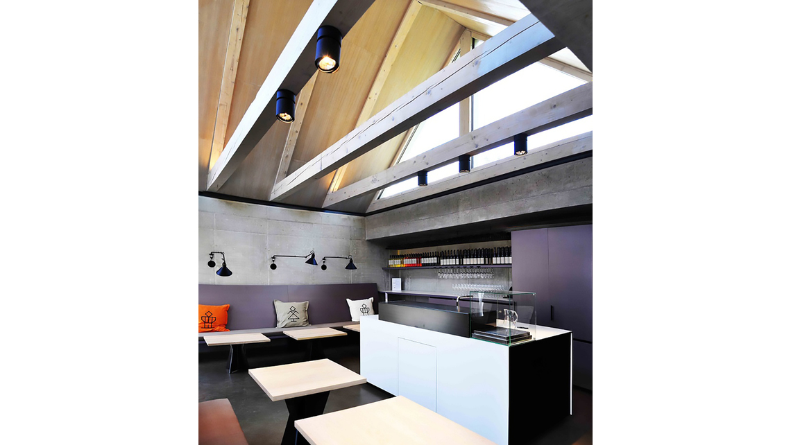 BIL_REF_HU-Etyek-Etyeki Kúria Borászat-Bild2_Hochformat.jpg BIL_REF_HU-Etyek-Etyeki Kúria Borászat-Bild2_Hochformat.jpg