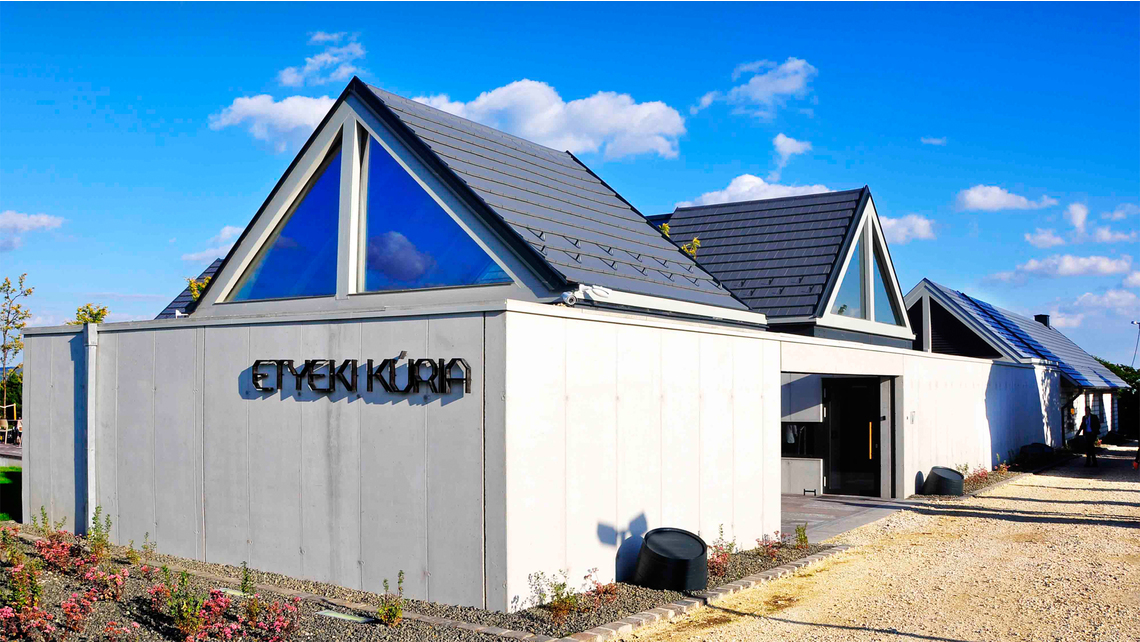 BIL_REF_HU-Etyek-Etyeki Kúria Borászat-Bild5_16z9_FHD.jpg BIL_REF_HU-Etyek-Etyeki Kúria Borászat-Bild5_16z9_FHD.jpg