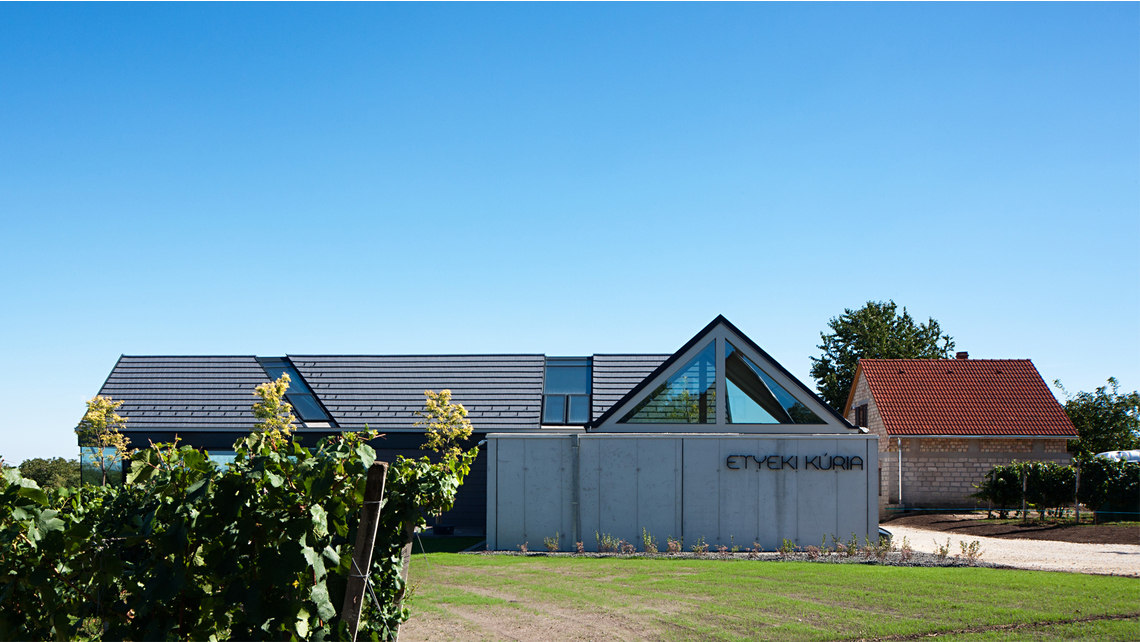 BIL_REF_HU-Etyek-Etyeki Kúria Borászat-Bild7_16z9_FHD.jpg BIL_REF_HU-Etyek-Etyeki Kúria Borászat-Bild7_16z9_FHD.jpg