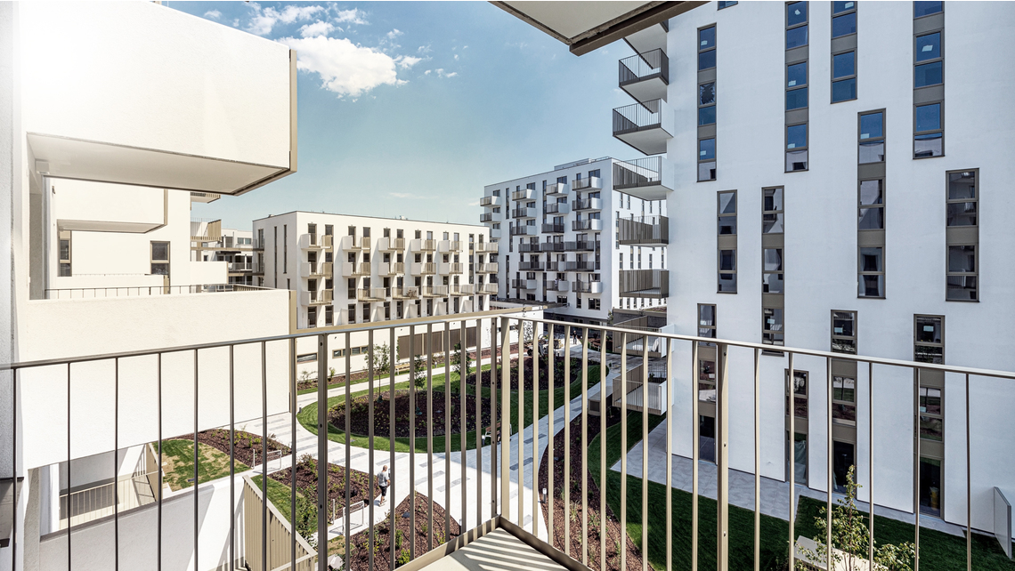 Various types of Schöck Isokorb® provide thermal separation and fastening for the far projecting balconies. Various types of Schöck Isokorb® provide thermal separation and fastening for the far projecting balconies.