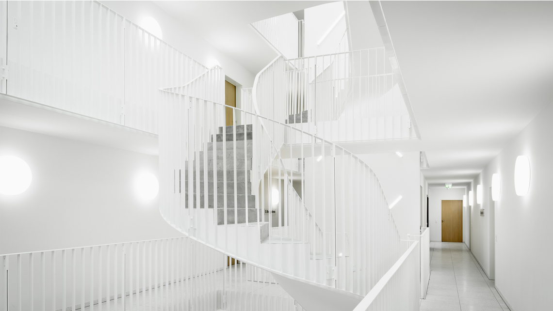 BIL_NEWS_Treppe_immergruen7_16z9_FHD_21RL.jpg BIL_NEWS_Treppe_immergruen7_16z9_FHD_21RL.jpg