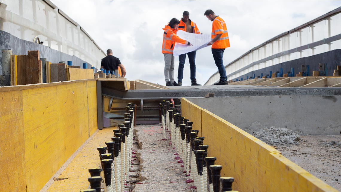 Schoeck_Fußgaengerbruecke-A831-Stuttgart_2_16-9.jpg Schoeck_Fußgaengerbruecke-A831-Stuttgart_2_16-9.jpg