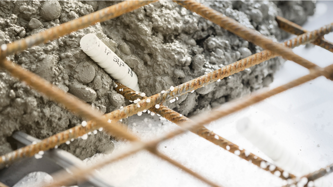 Viimase kihina betoneeritakse kandeelement. Viimase kihina betoneeritakse kandeelement.