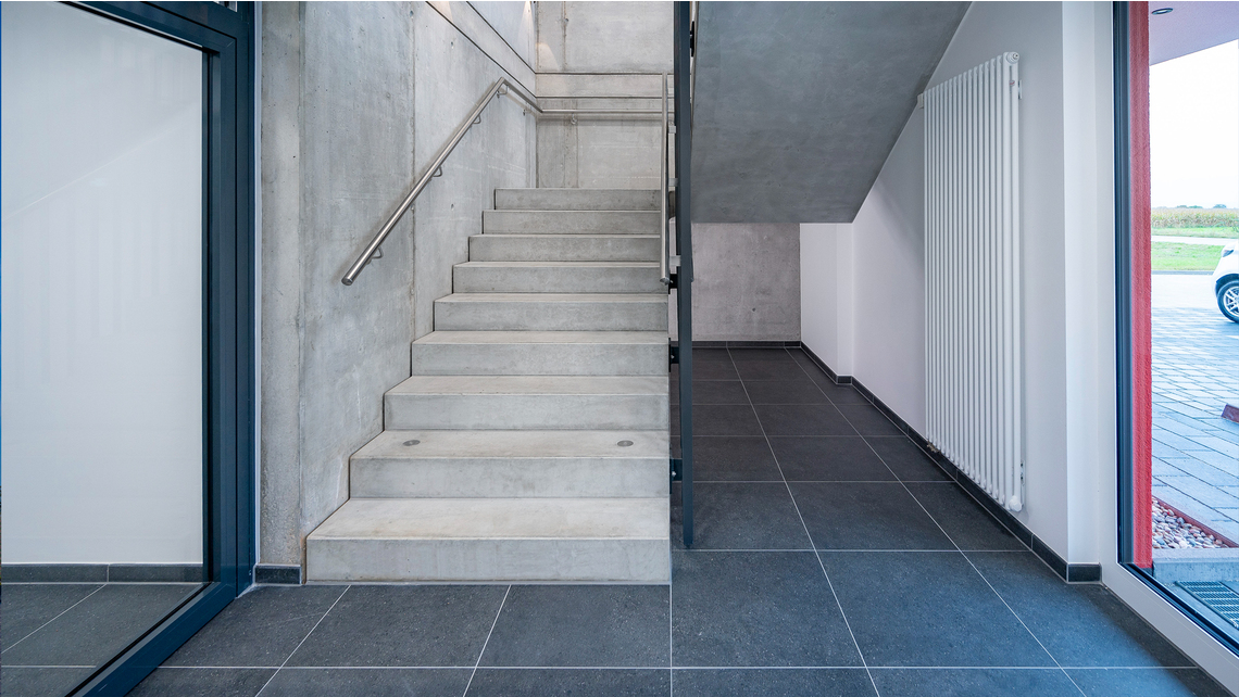 BIL_NEWS_Treppe17_16z9_FHD_21RL Kopie.jpg BIL_NEWS_Treppe17_16z9_FHD_21RL Kopie.jpg