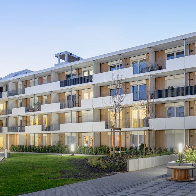 Westarkadeni näol sai Heidelbergi Bahnstadti linnaosa, mis on maailma suurim passiivmajade asustusega koht, uue esindushoone.