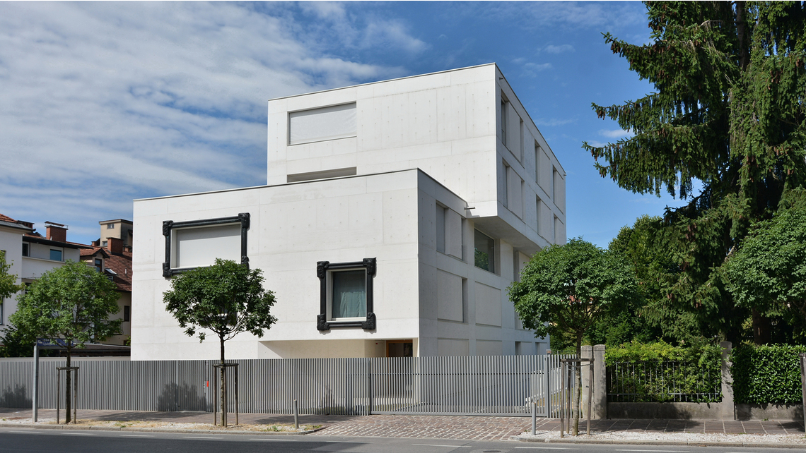 BIL_REF_Ljubljana_K Hisa_2_16z9.jpg BIL_REF_Ljubljana_K Hisa_2_16z9.jpg