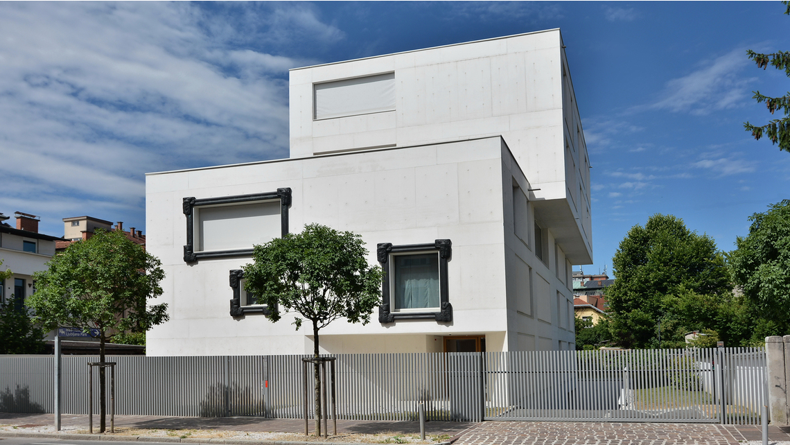 BIL_REF_Ljubljana_K Hisa_3_16z9.jpg BIL_REF_Ljubljana_K Hisa_3_16z9.jpg