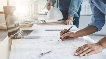 BIL_FOK_TI´s_Laptop mit Zeichnungen_16z9_FHD_21RL.jpg