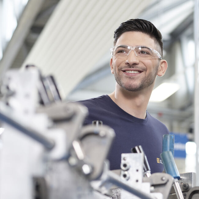 BIL_Karriere_WirsindSchoeck_16z9_FHD_21RL.jpg BIL_Karriere_WirsindSchoeck_16z9_FHD_21RL.jpg