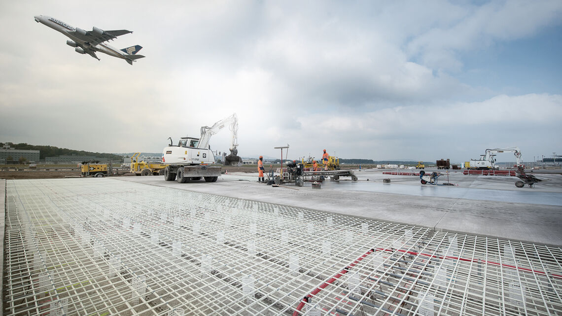 BIL_REF_CH-Zürich-Flughafen-BIL_PRESSE_Flughafen_Zu╠êrich_16z9_FHD_21RL.jpg BIL_REF_CH-Zürich-Flughafen-BIL_PRESSE_Flughafen_Zu╠êrich_16z9_FHD_21RL.jpg
