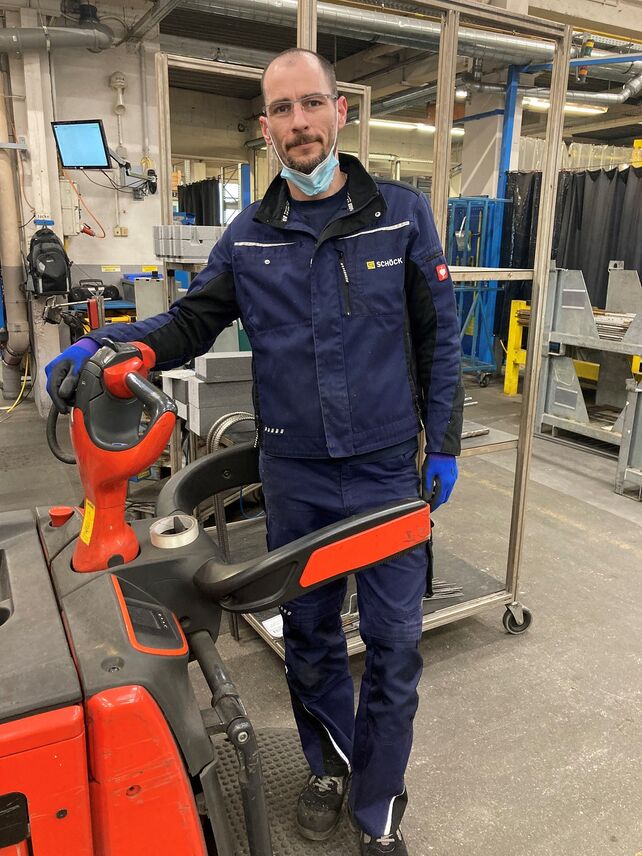 Arbeitskleidung 2022_kl.jpg