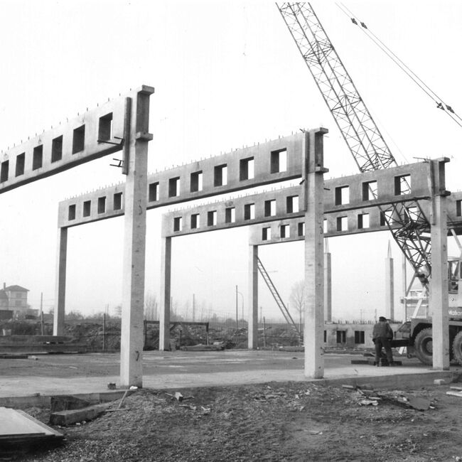 Produktionshalle Steinbach 1967 bearb_kl.jpg